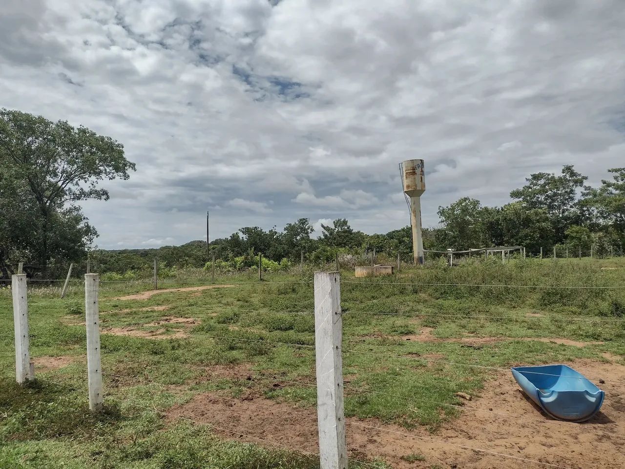 Fazenda c/ 500he, a 2km do asfalto, Agua Fria, Chapada dos Guimarães-MT - Foto 2
