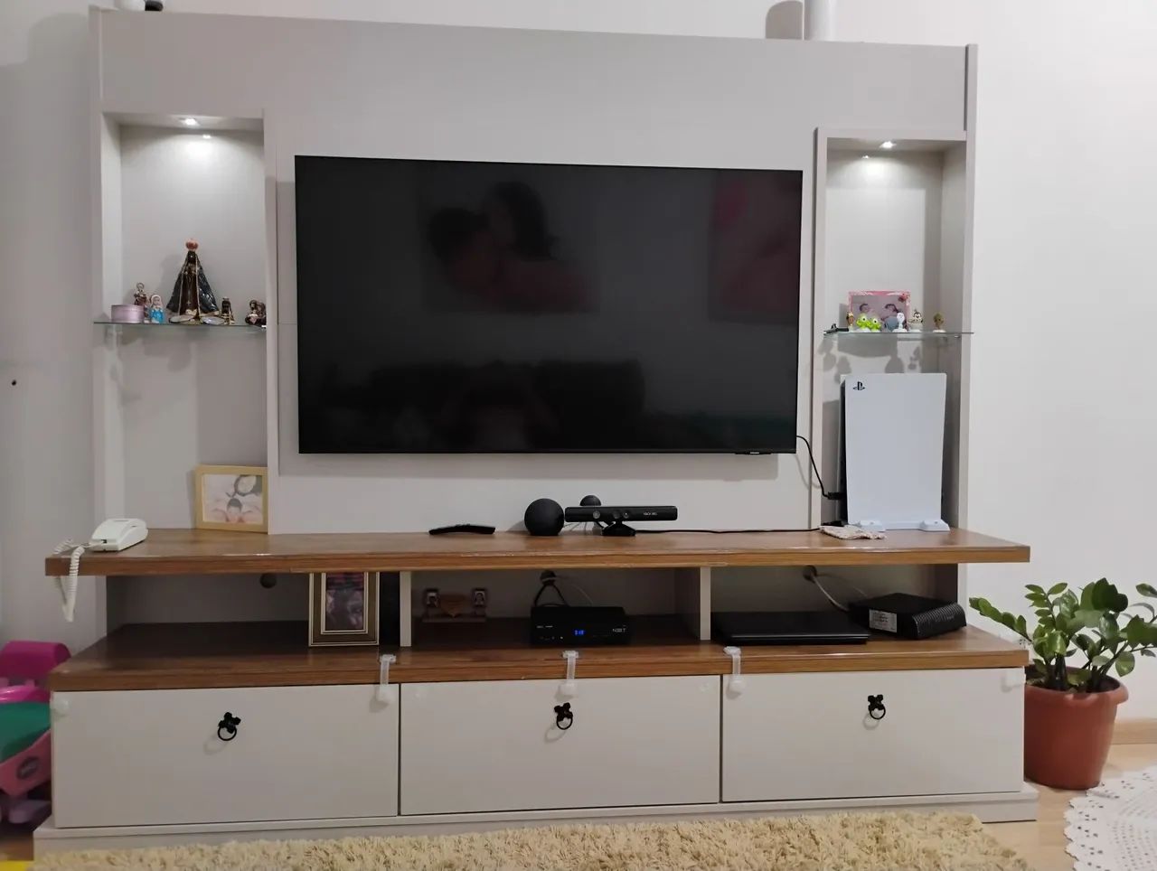 Estante home  para TV com 3 gavetas - Foto 3