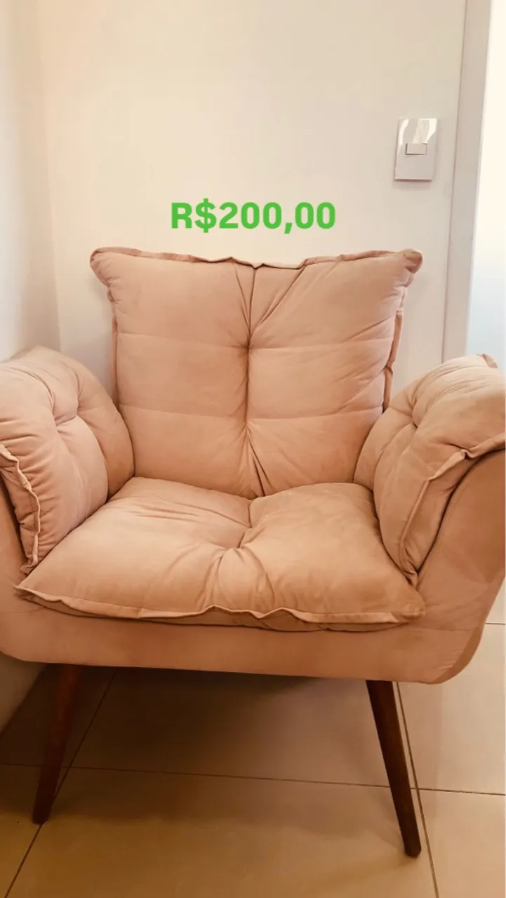 Poltrona Decorativa Confortável - R$200,00