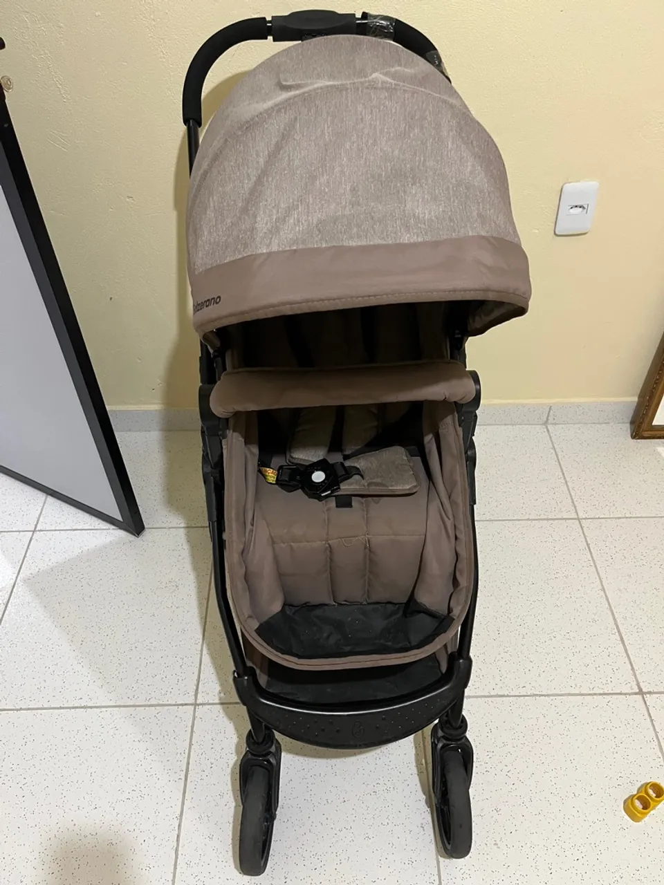 Carrinho de Bebê - Leve e Prático