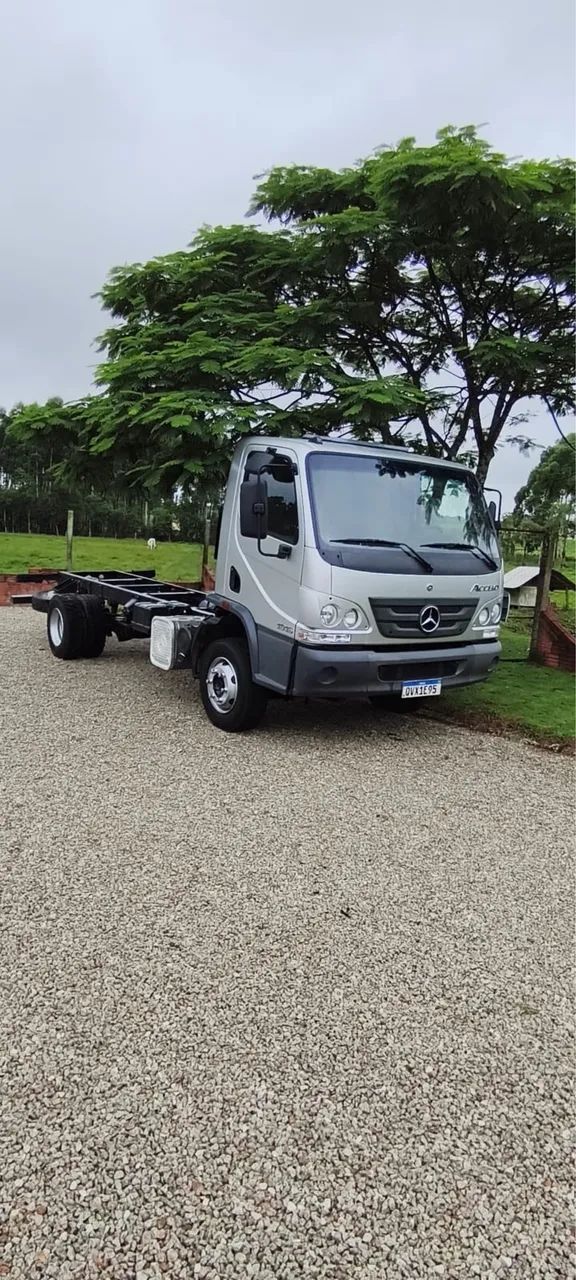 MB ACCELLO 1016 - Foto 5