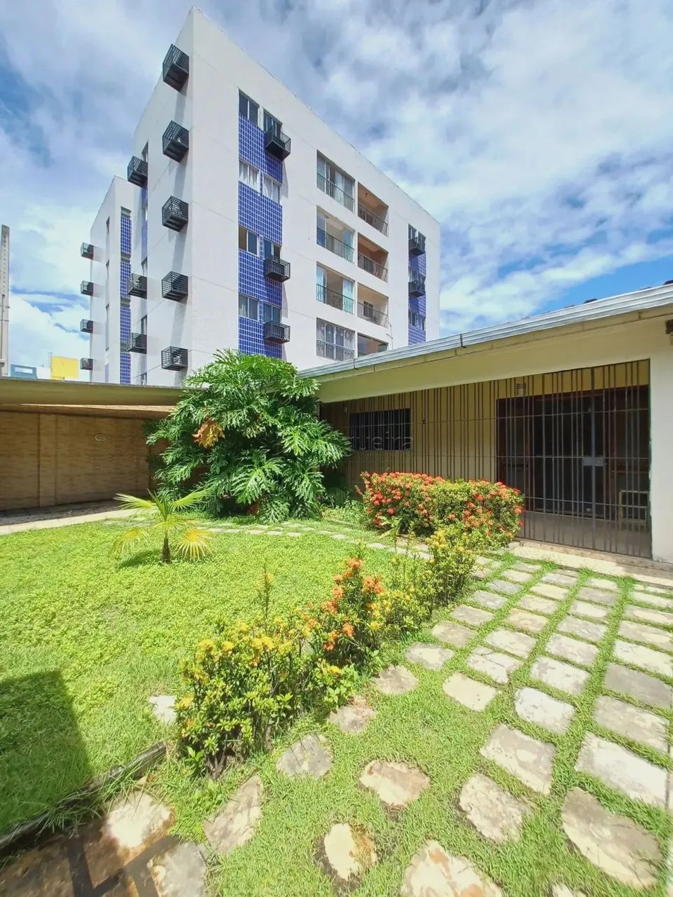Imóvel para venda tem 179 metros quadrados com 3 quartos em Várzea - Recife - PE