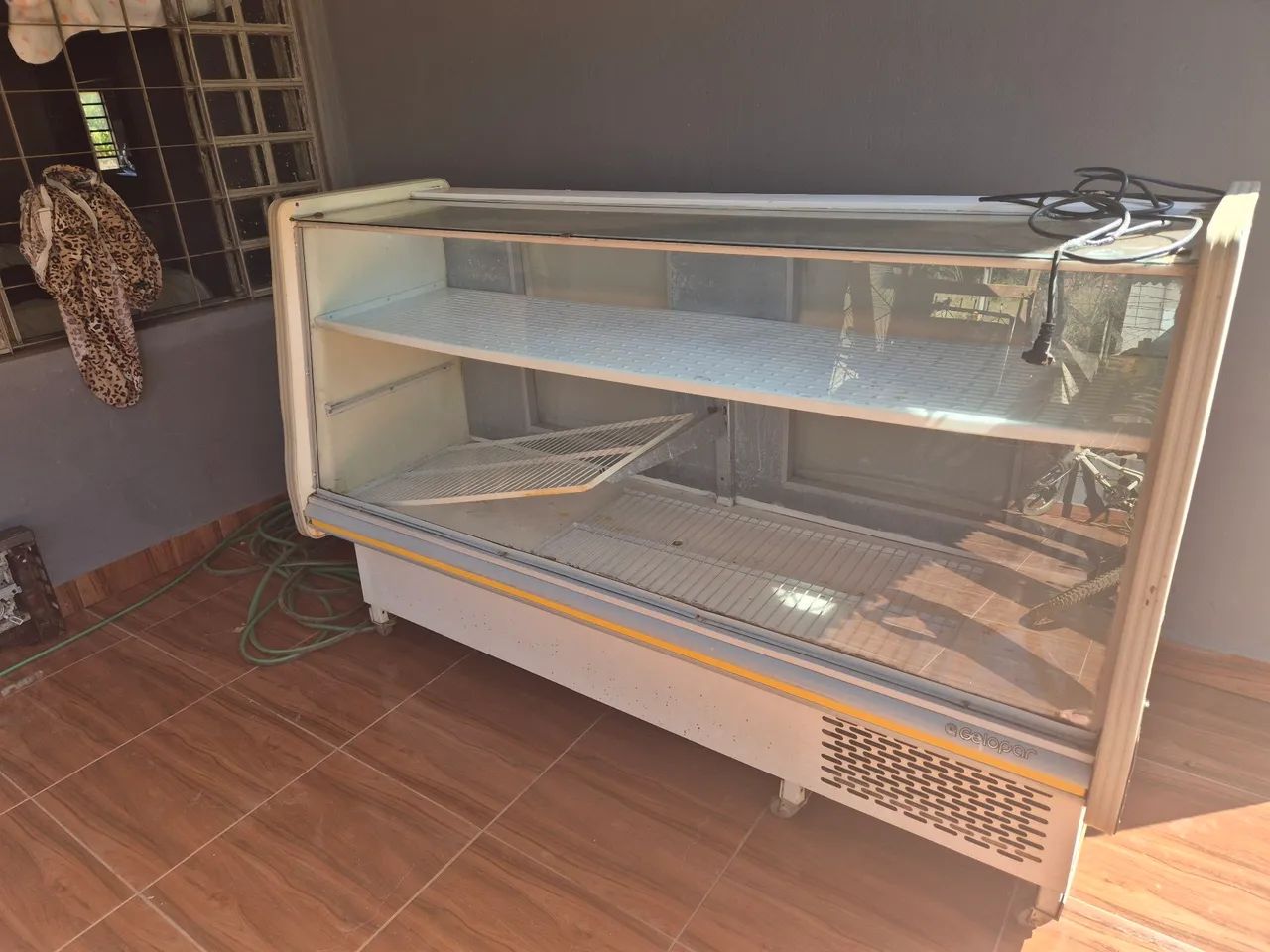 Excelente freezer vertical usado 
