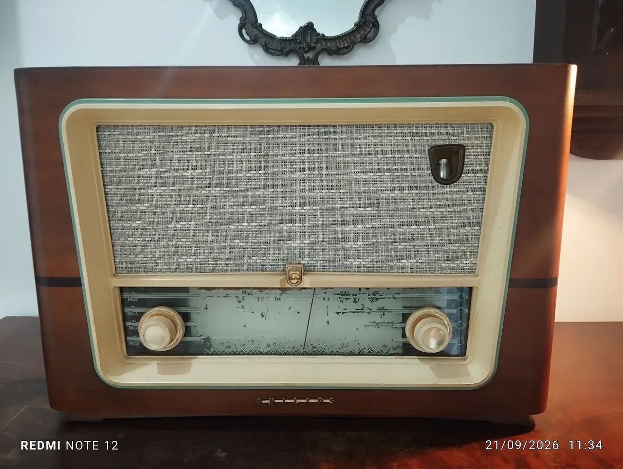 Rádio Philips antiga valvulado com olho mágico