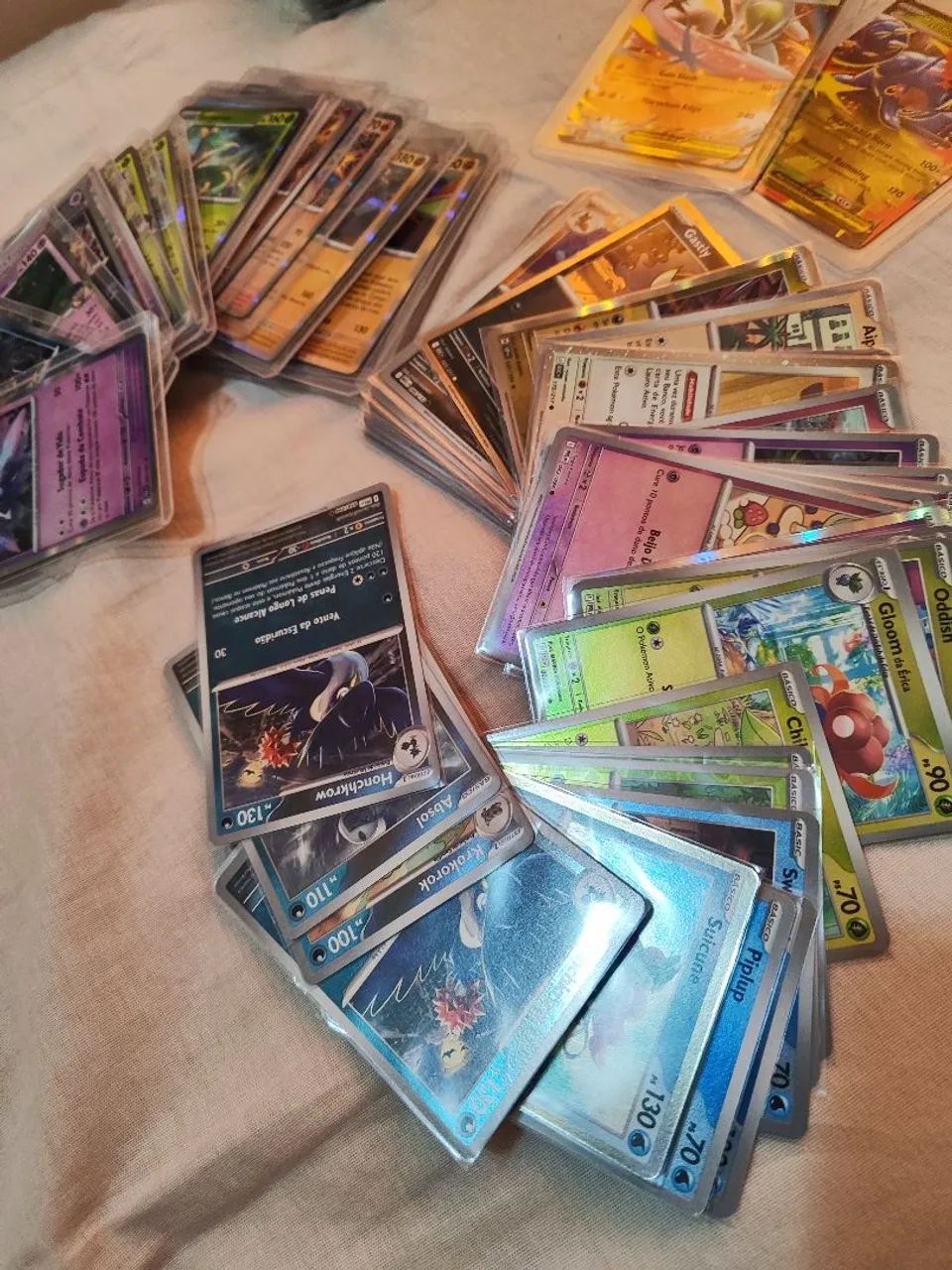 234 Cartas Pokémon + brilhantes+ultrarrara+comuns - Foto 4