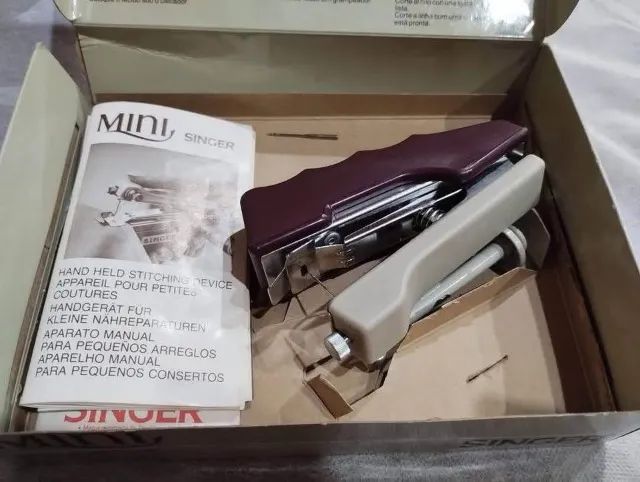 Antiga máquina de costura Mini Singer446519760850800641