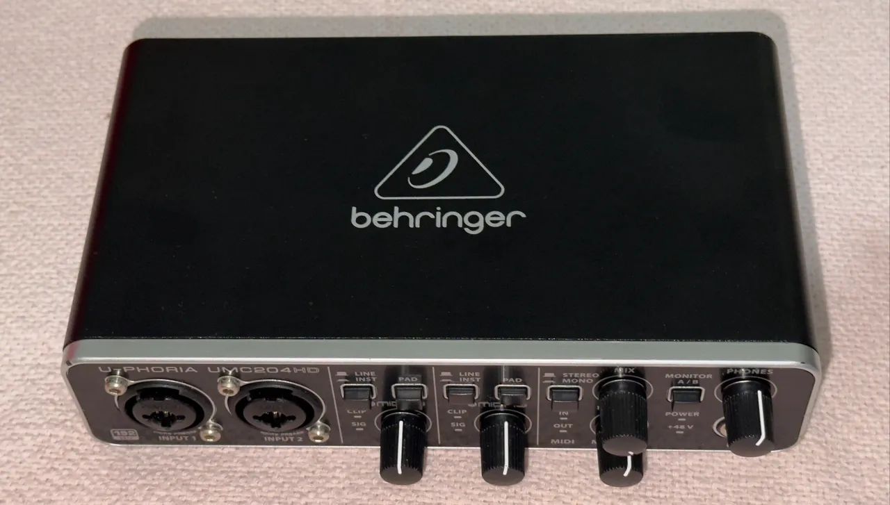 Interface Áudio Behringer Umc 204hd