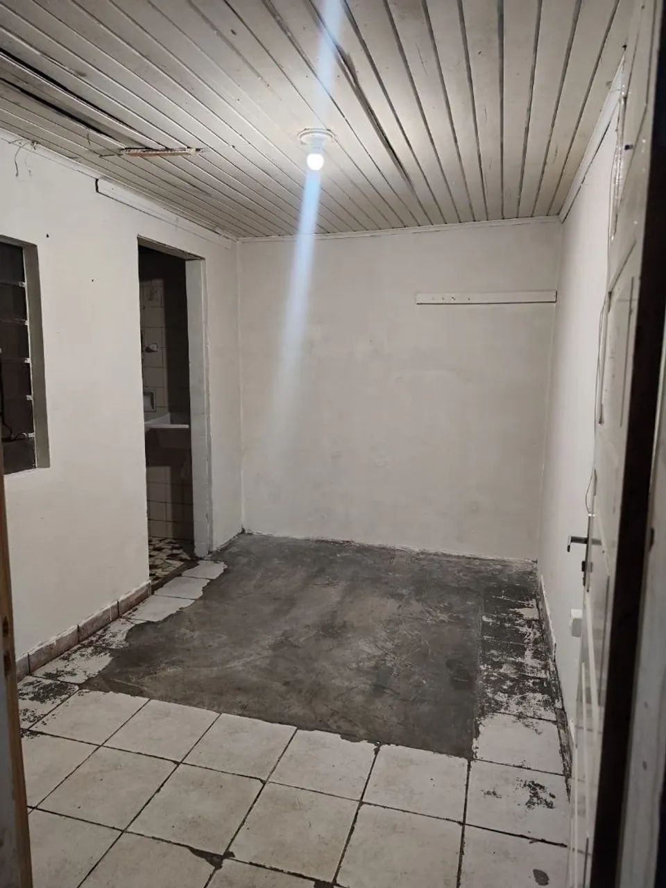 Quarto com Banheiro (Uberaba) (Aluga-se)