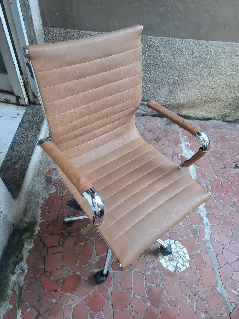 Cadeira diretor ótimo estado. 