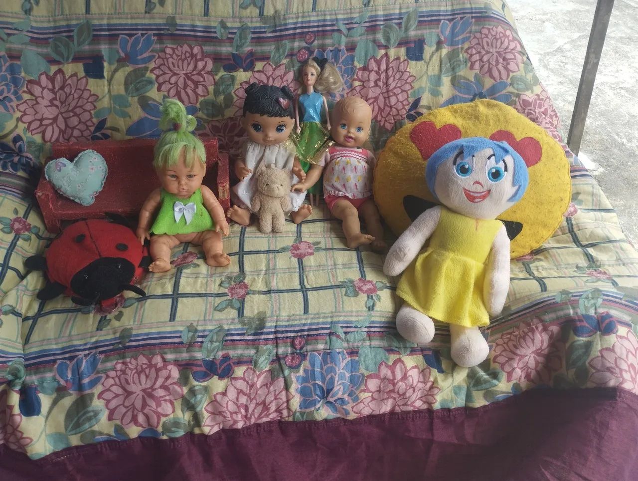 KIT DE BONECAS E BONECOS 