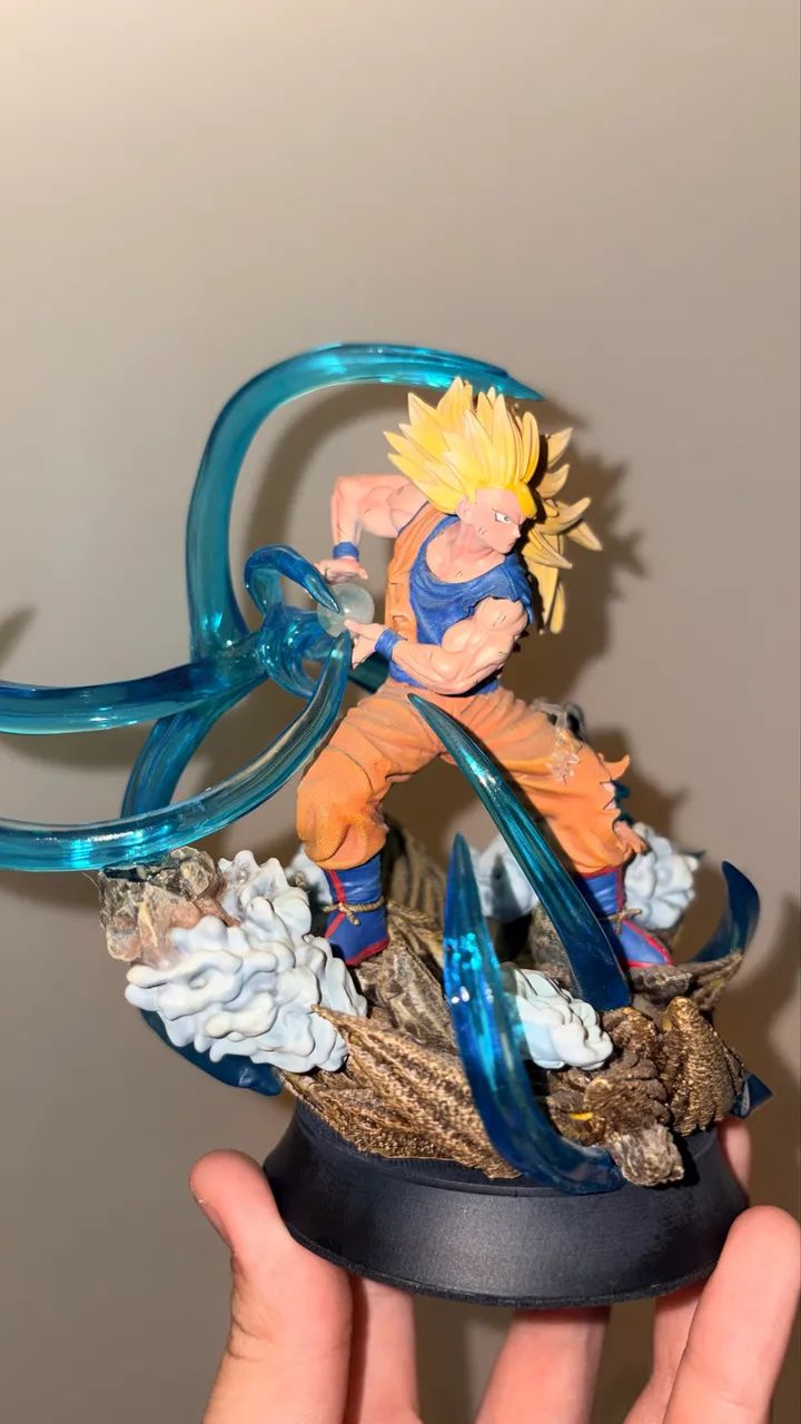 Action figure dragon bolo