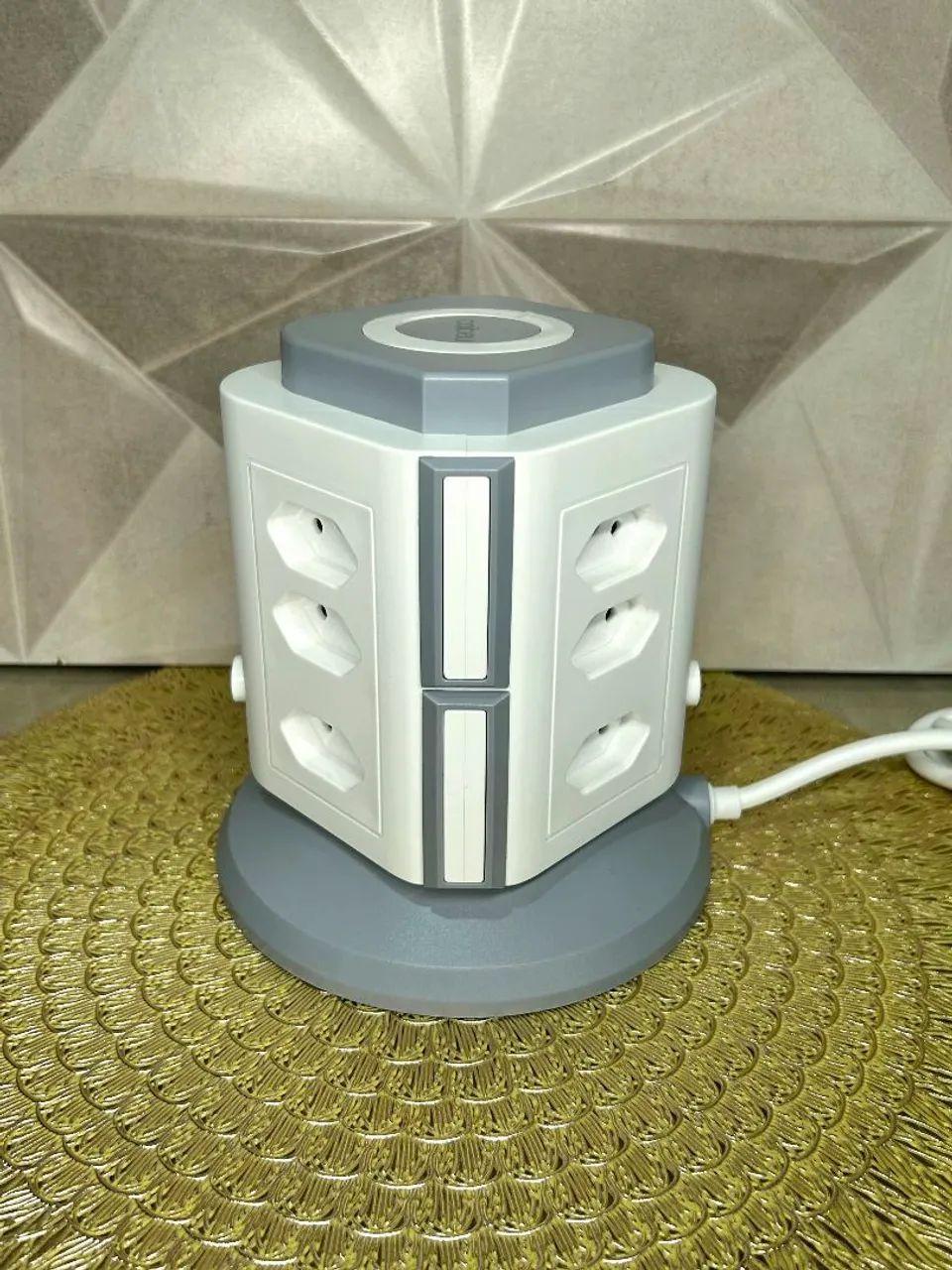 Torre de Tomadas Elétrica Coibeu - Organização e Segurança em um Só Produto - Foto 3