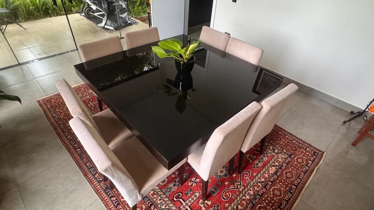 Mesa de Jantar Grande com 8 Cadeiras - Tampo Preto - Foto 2