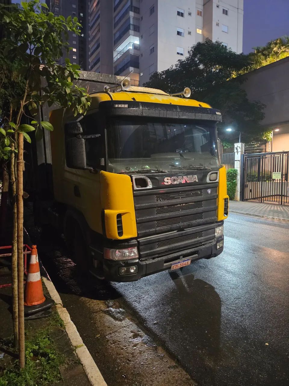 Scania 124R