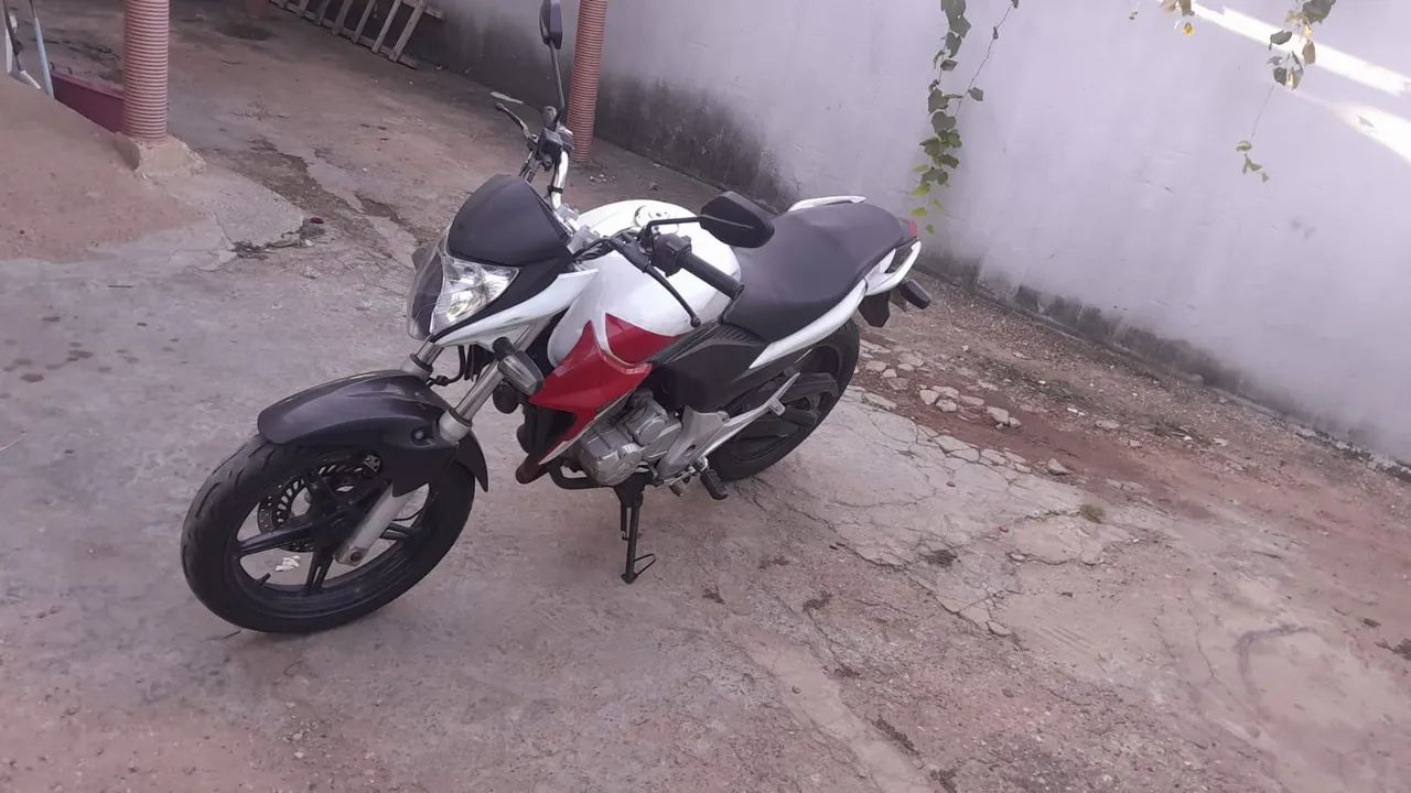 Moto Honda CB 300 - Foto 2