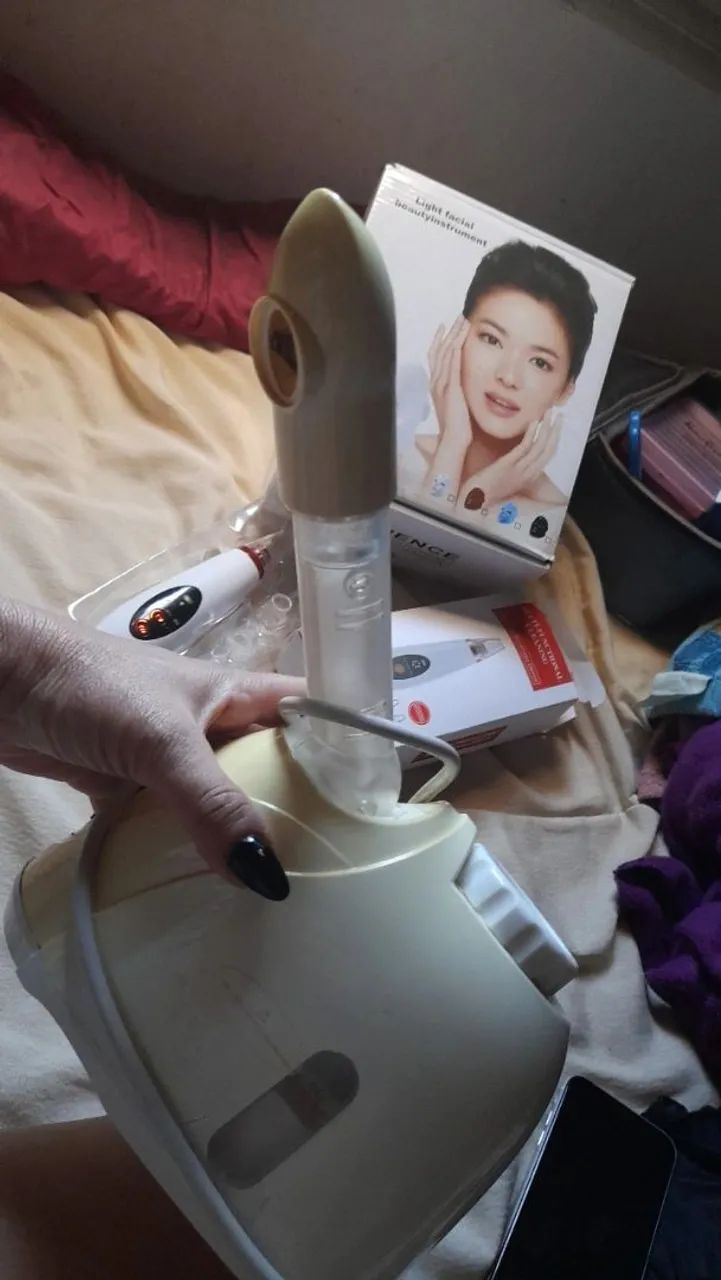 Máscara de Led 7 cores rejuvenescimento facial + vaporizador de ozônio +extrator de cravos - Foto 2