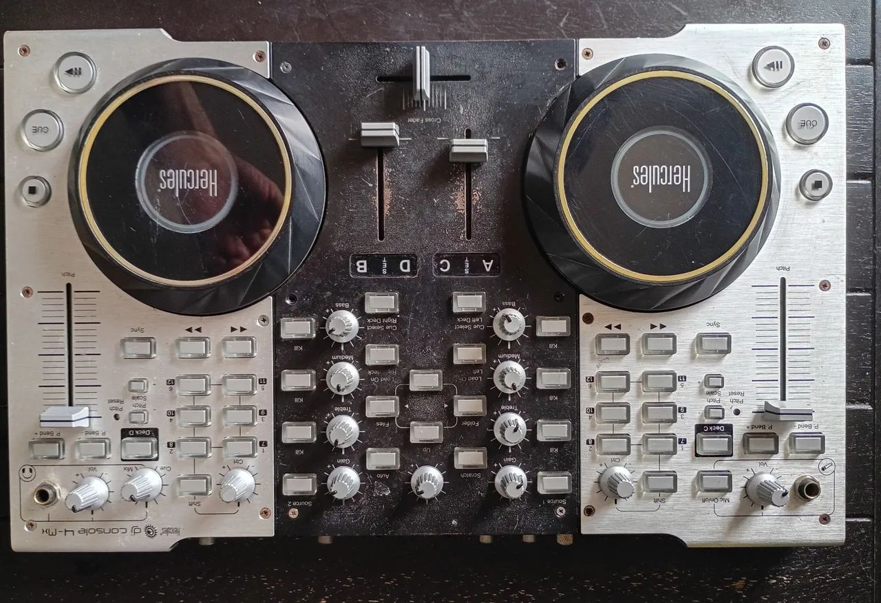 Controladora Hercules DJ Console 4 MX Com Defeito Pára Retirar Peças