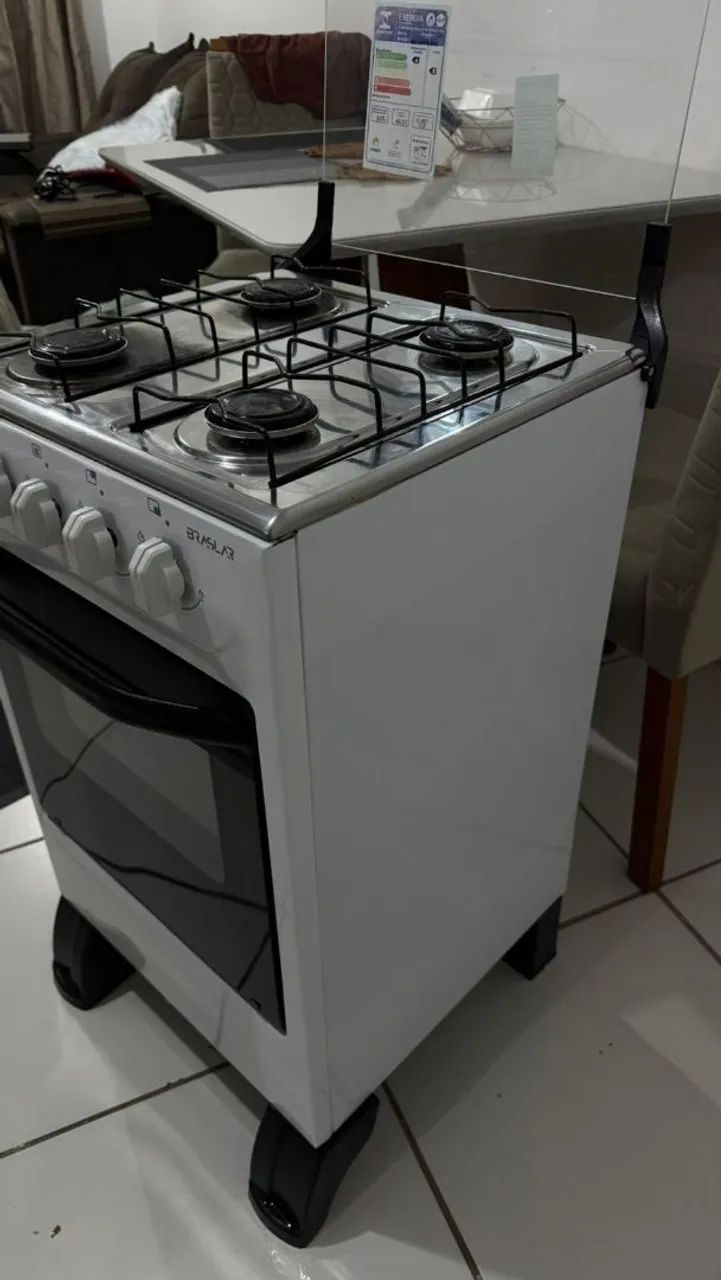 Fogão 4 bocas funcionando perfeitamente 