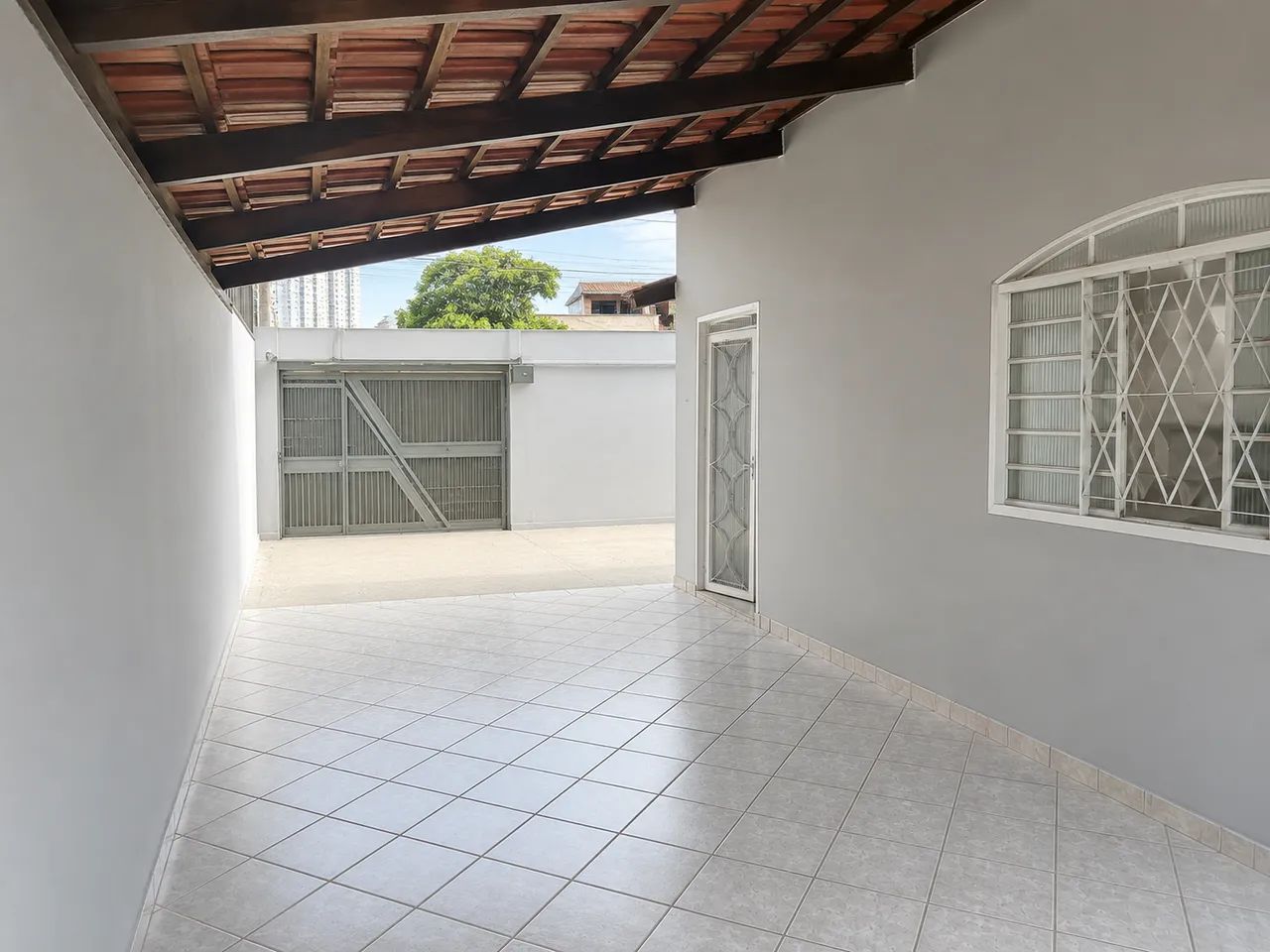 Casa com piscina no Setor Agua Branca - 180m²