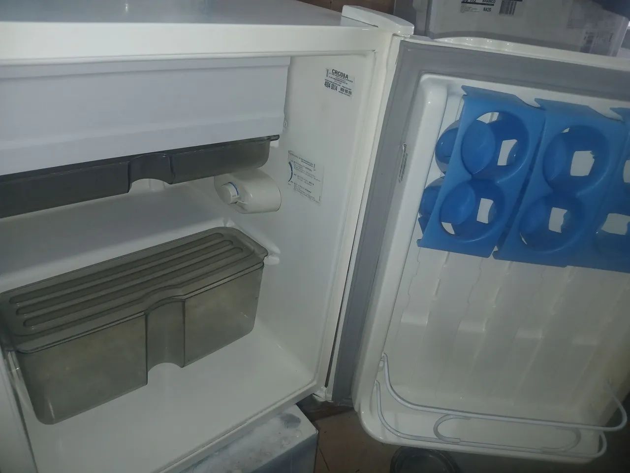 Frigobar cônsul 80 l ótimo entrego grátis local  - Foto 3
