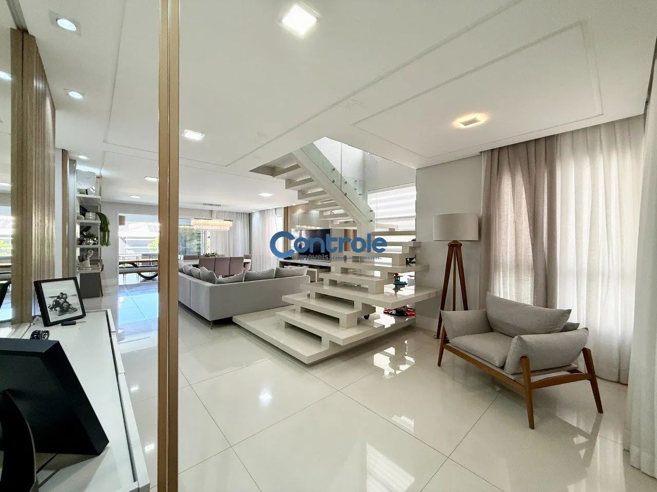 Casa 3 Quartos com 3 Suítes - Pedra Branca - Foto 2