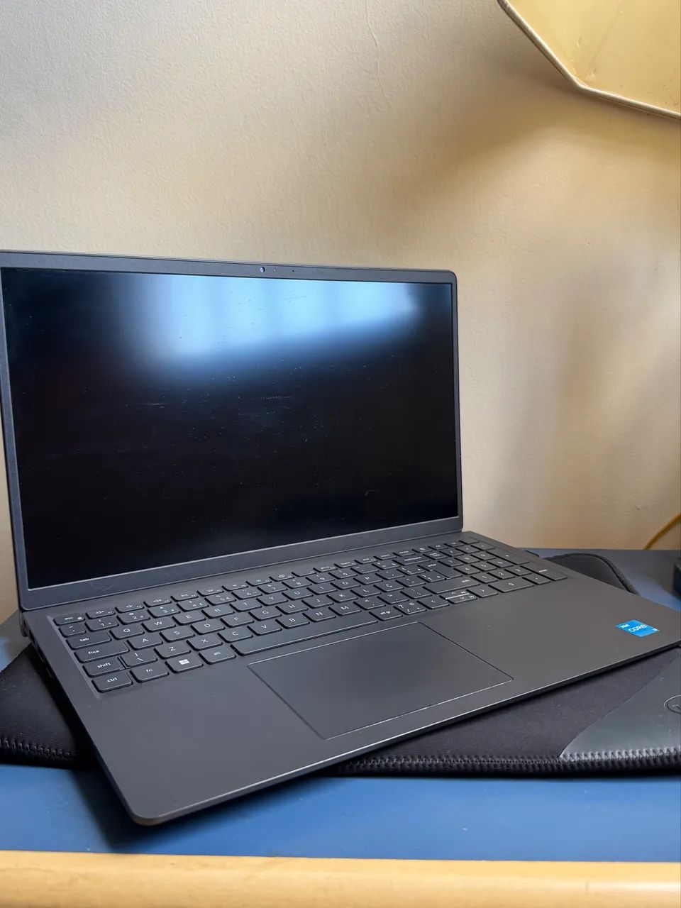 Notebook Dell Vostro 3520 - RAM8GB - SSD256GB - Windows 11 - 15?6