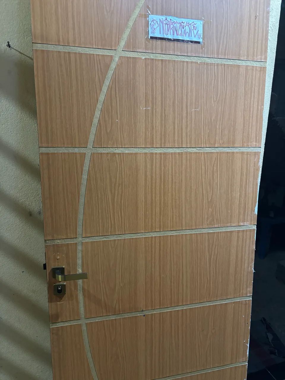 Vendo duas portas de madeira 2,01x0,80 e 2,10 x0,70