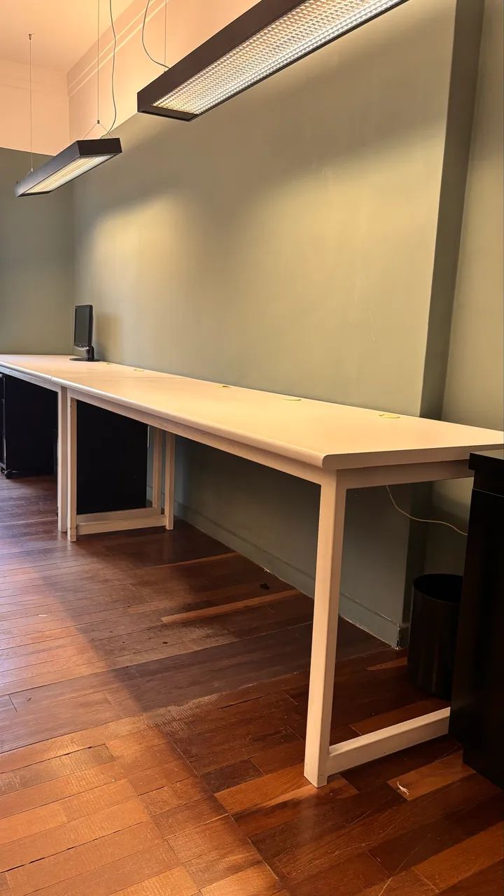 Mesa de escritório conservada - Foto 2