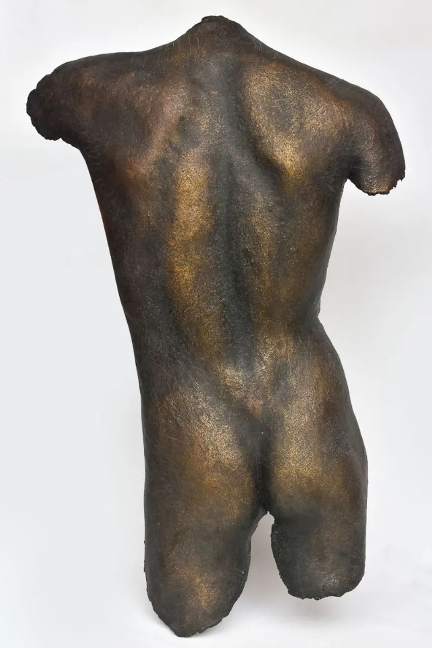 torso masculino em fibra para pendurar na parede