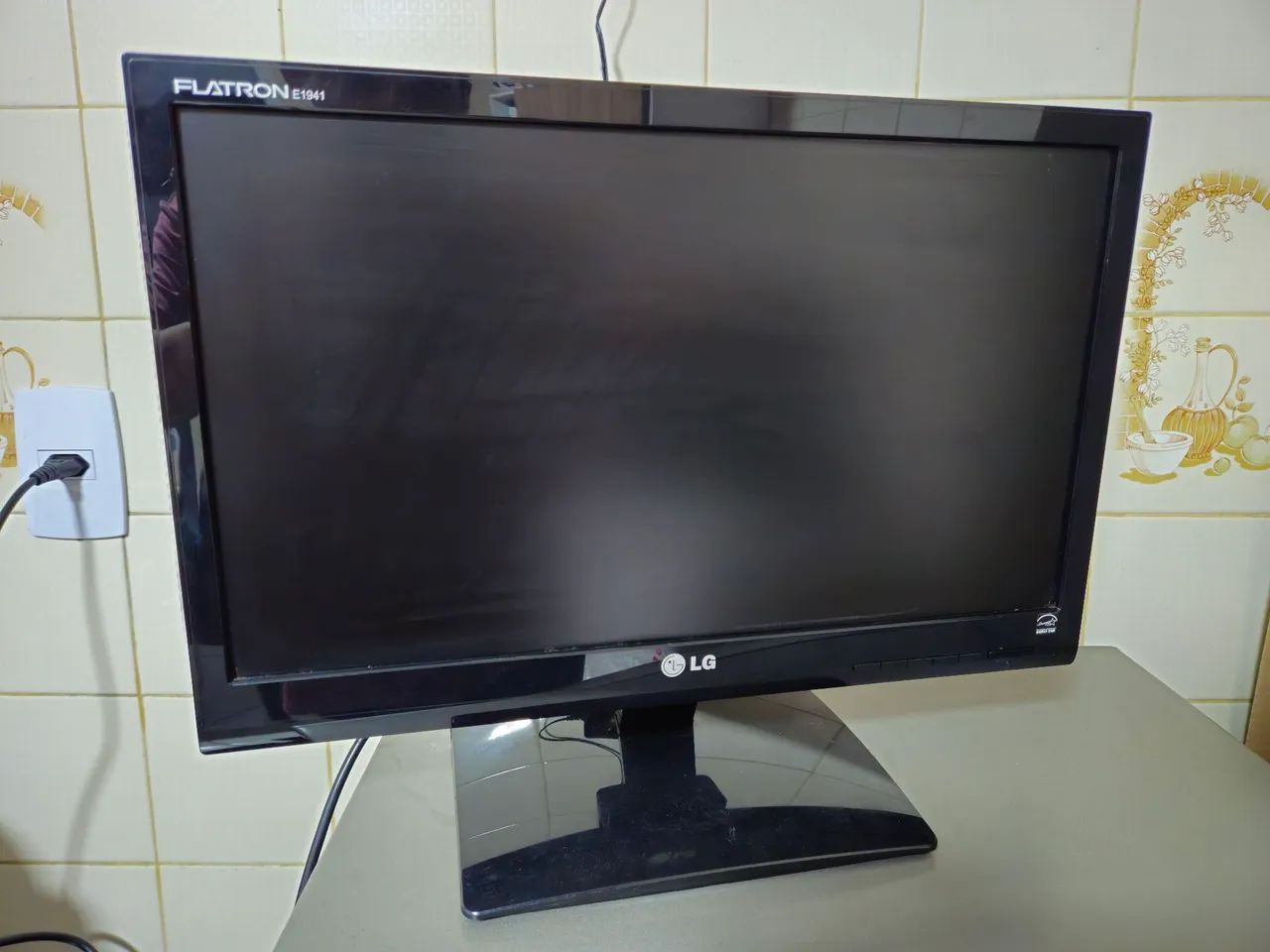 Monitor LG Flatron E1941S 18,5" LED - Funcionando Perfeitamente