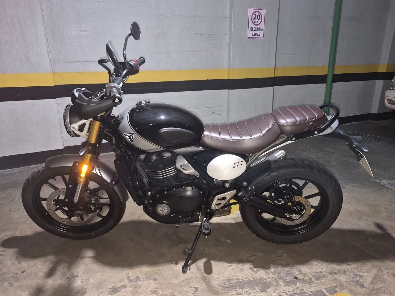 A Triumph Scrambler 400 X  - Foto 4