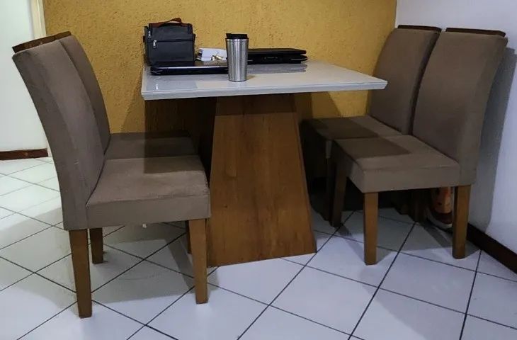 Mesa com 4 cadeiras - Foto 2