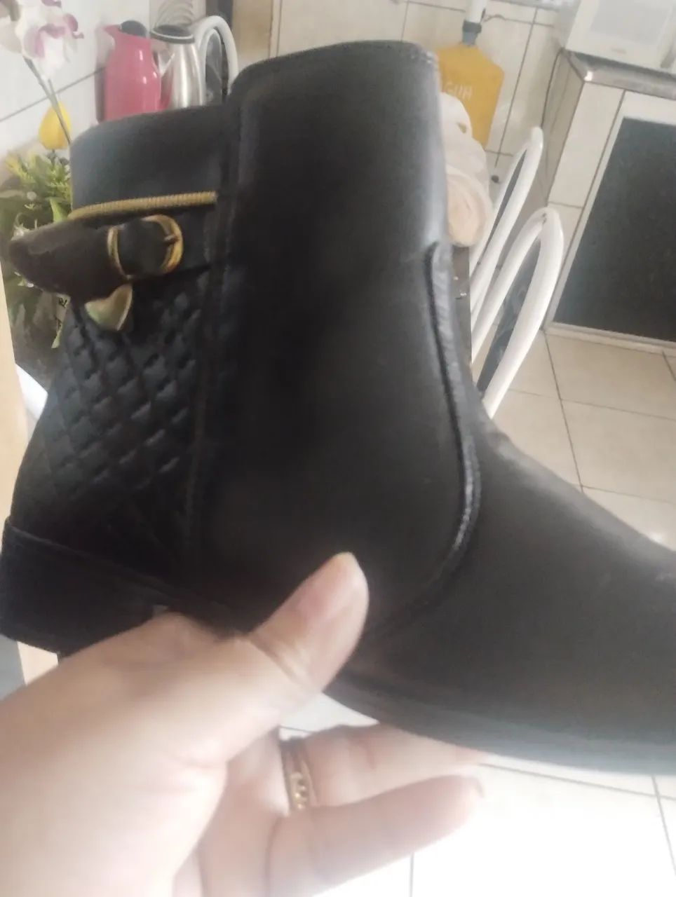 Bota de couro nova - Foto 2