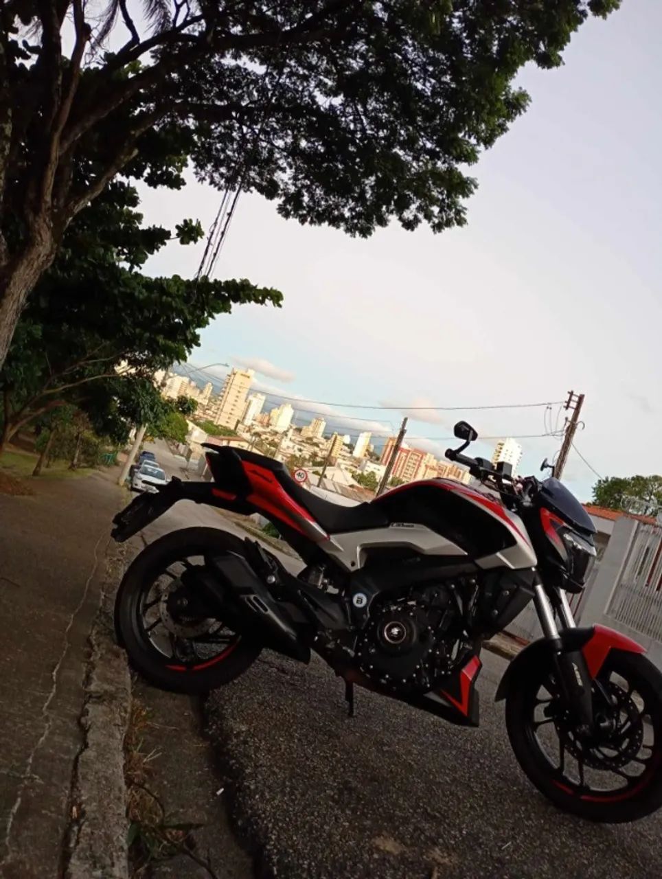 2025 Bajaj dominar 250 - Foto 2