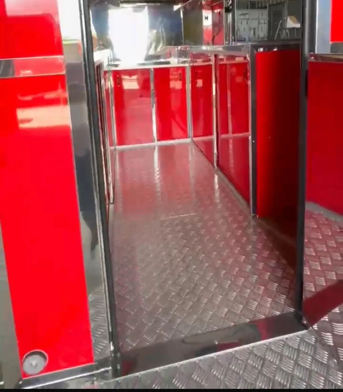 Trailer, Foodtruck com churrasqueira  - Foto 5