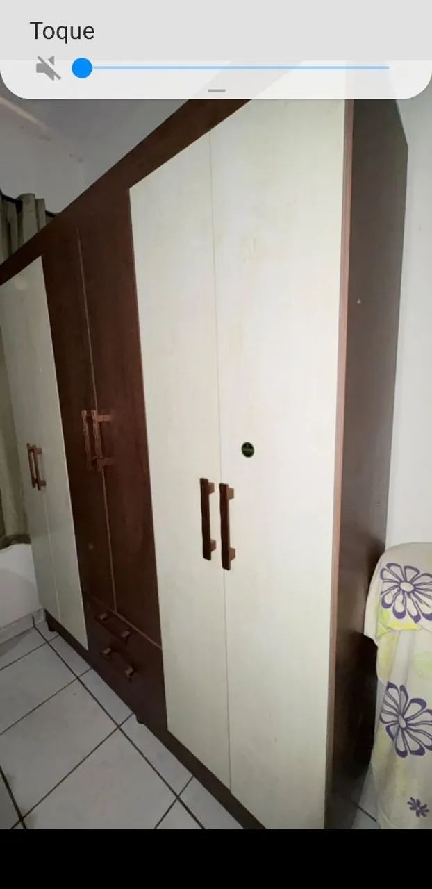 Guarda-roupa casal semi novo.
