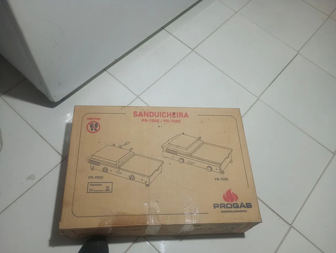 Chapa Lanches com prensa - NOVA NA CAIXA - Foto 2