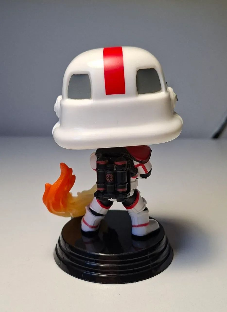 Funko Pop! Incinerator Stormtrooper (The Mandalorian) #350 - Star Wars - Foto 3