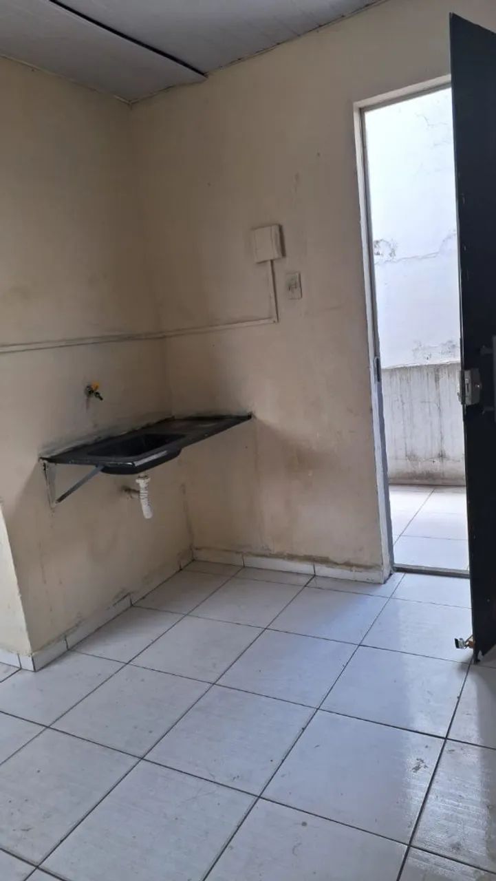Kitnet centro 590,00 rua hermelino  - Foto 4