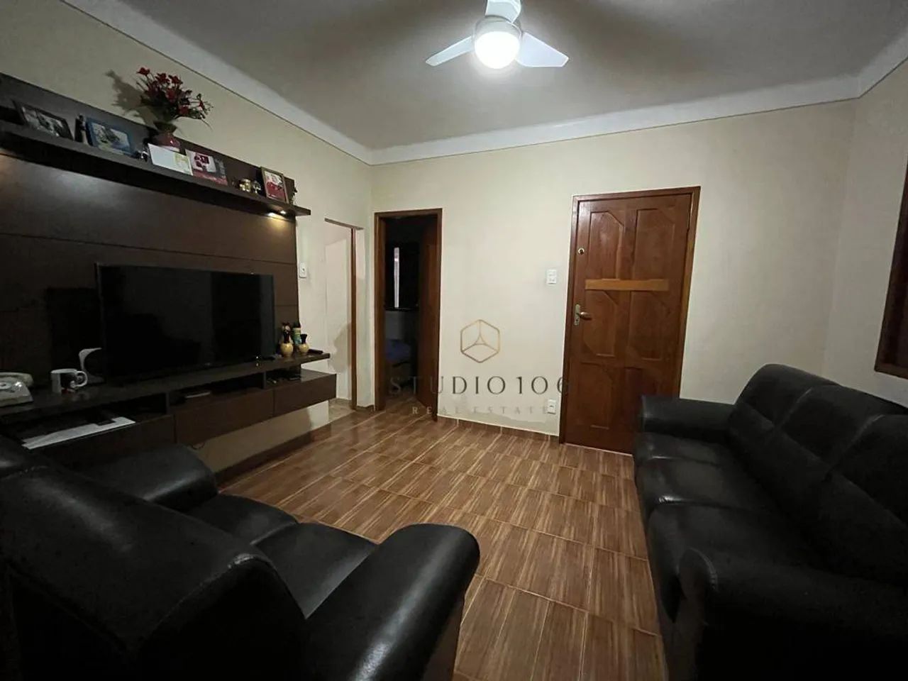 Casa ampla com garagem no Centro de São Gonçalo  2 Quartos e Anexo - Foto 3