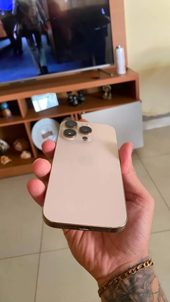IPHONE 16 PRO  - Foto 2
