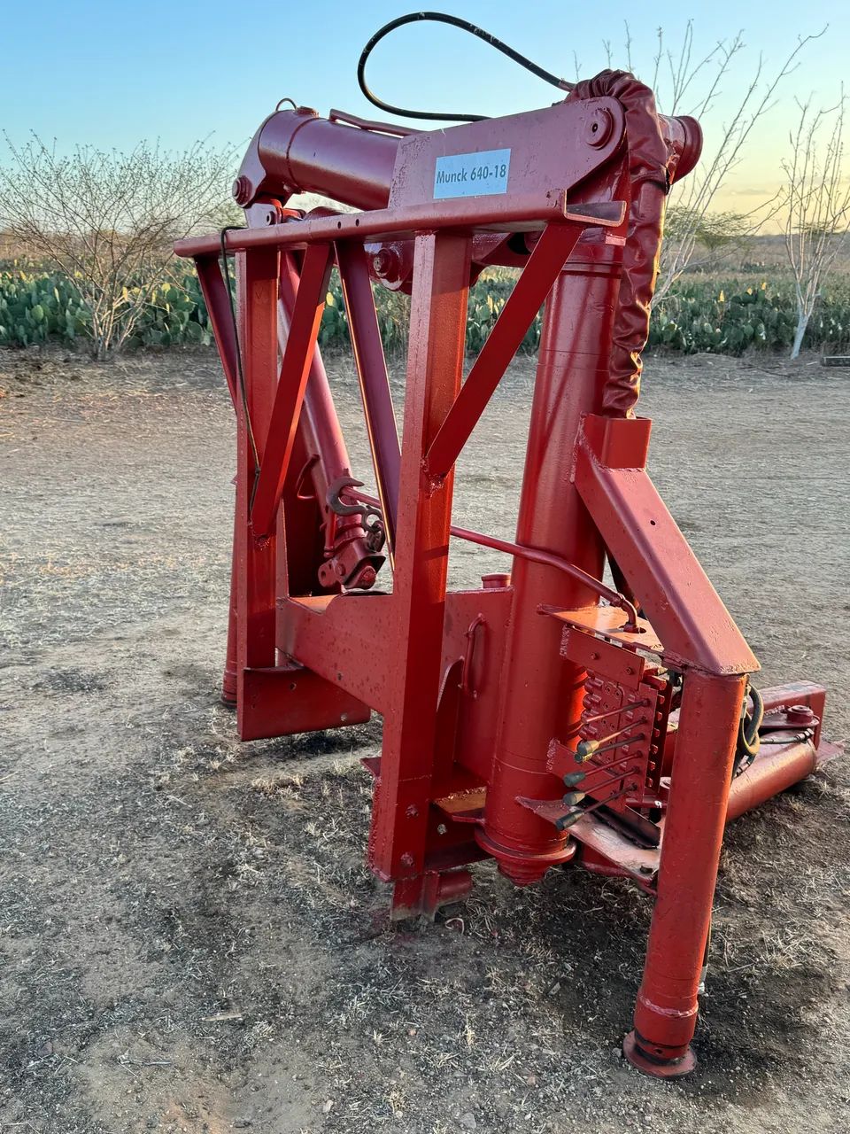 Munck para 04 toneladas  - Foto 5