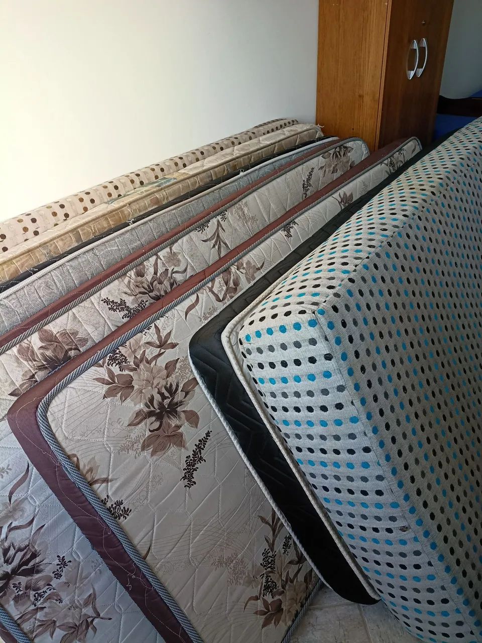 Colchão solteiro, vendo 10 unidades - Foto 3