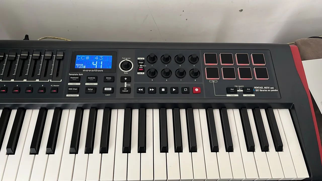 Controlador novation impulse 49 - Foto 2