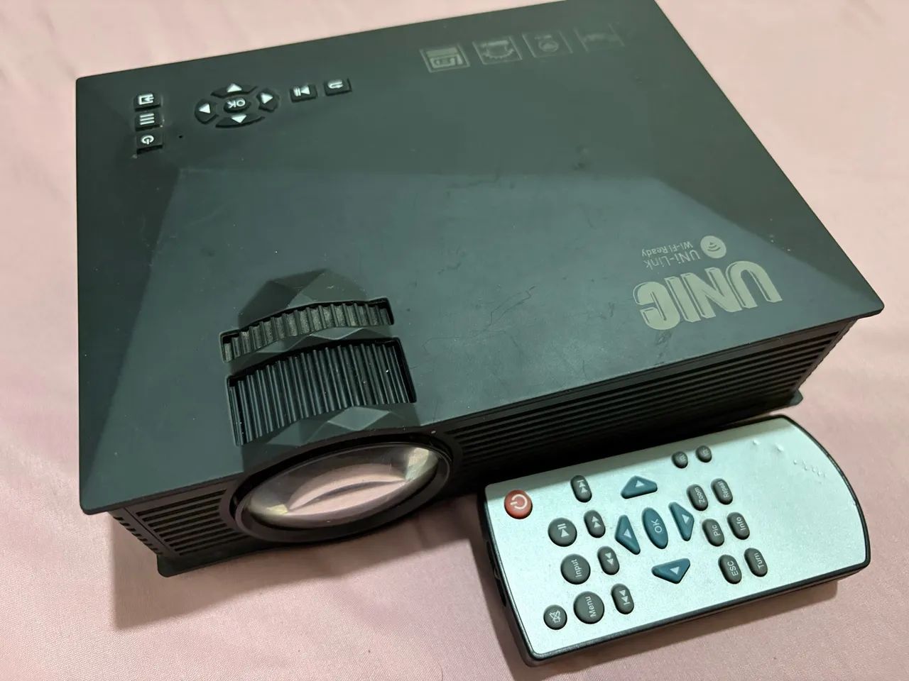 Projetor unic uc46