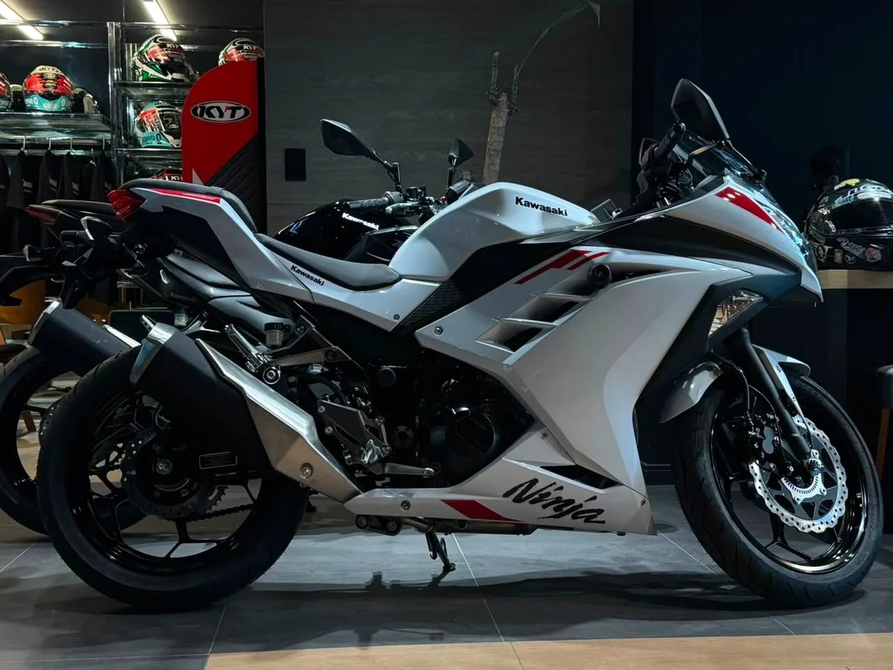 Kawasaki -- NINJA 300 - Foto 4