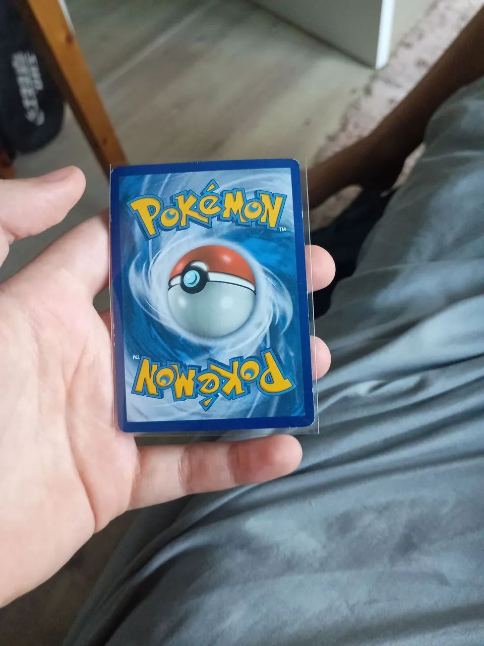 Cartão pokémon cinderace V basica - Foto 2