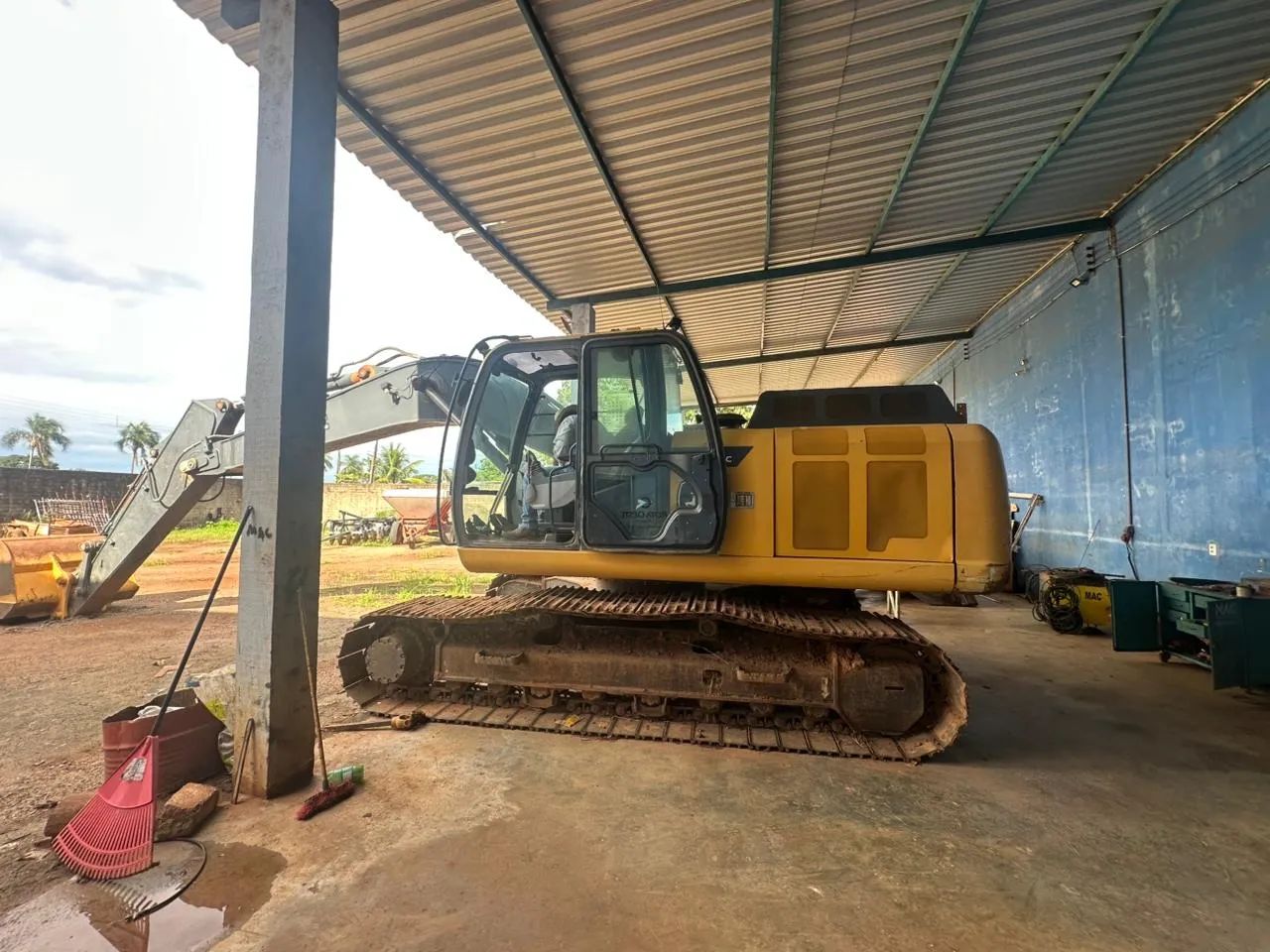 Escavadeira John Deere 210 - Foto 3