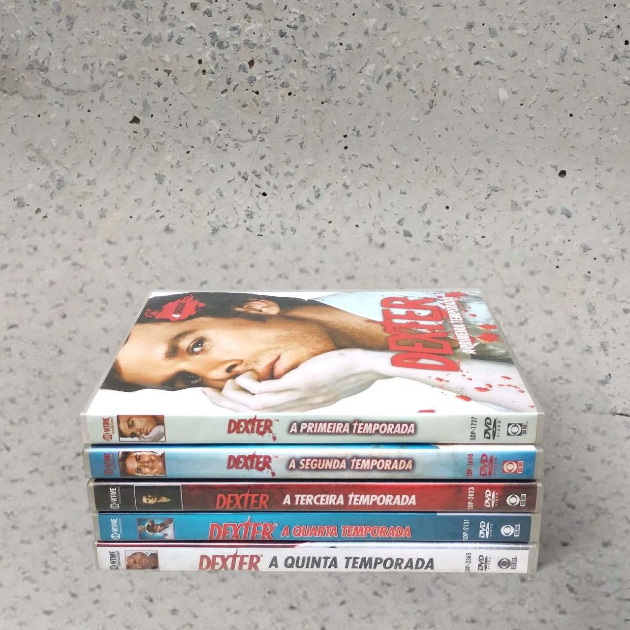 DVD Dexter 1ª a 5ª Temp - Lote Completo - 4 Discos - 1 Lacrada - Foto 2