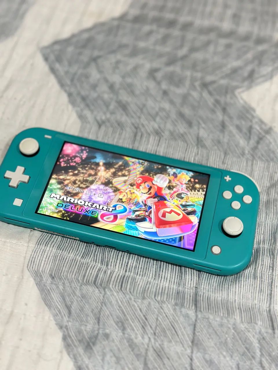 Nintendo Switch Lite (chama pv) - Foto 2